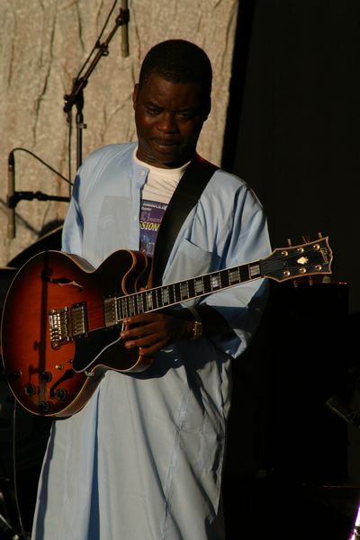 2002_2027.jpg